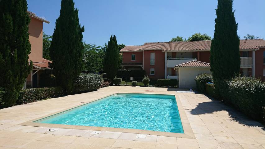 Appartement de vacances pour 6 personnes, avec piscine et terrasse