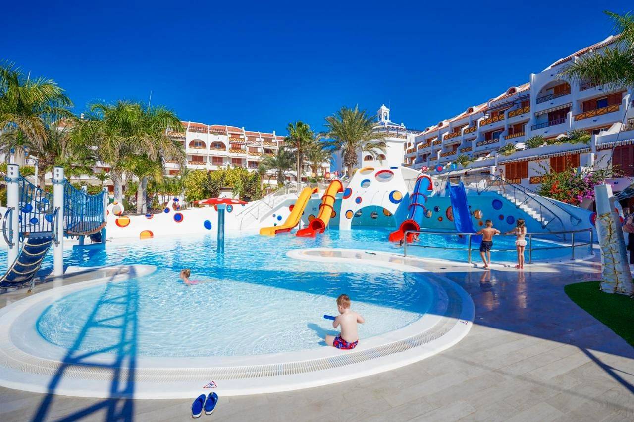 Apartamento entero, Apartamento de vacaciones para 2 personas con jacuzzi in Playa de las Américas, Arona 
