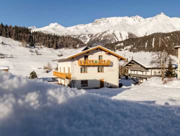 Ferienwohnung für 3 Personen, mit Garten und Sauna sowie Terrasse, mit Haustier in Nauders