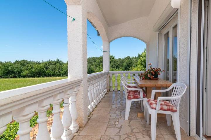 Ferienwohnung für 6 Personen, mit Balkon und Pool