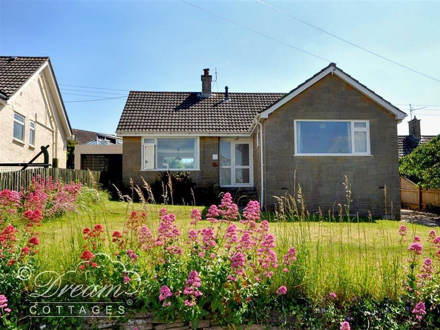Hillview Bungalow in Burton Bradstock, Dorset