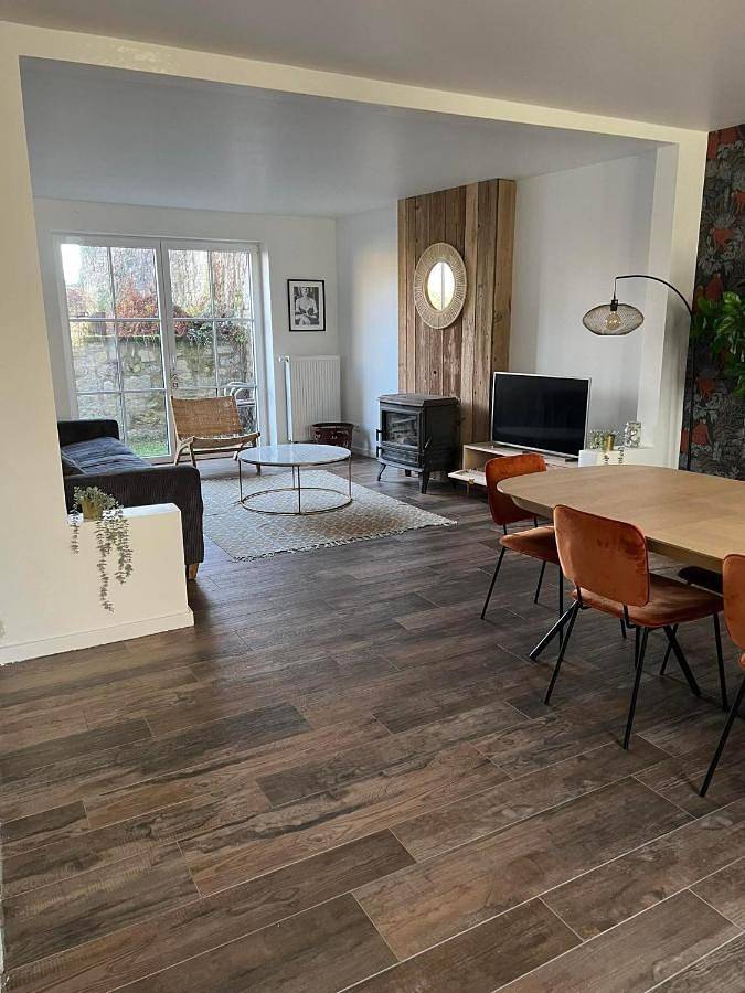 Location de vacances pour 6 personnes, avec jardin et piscine ainsi que sauna et vue à Philippeville - 2