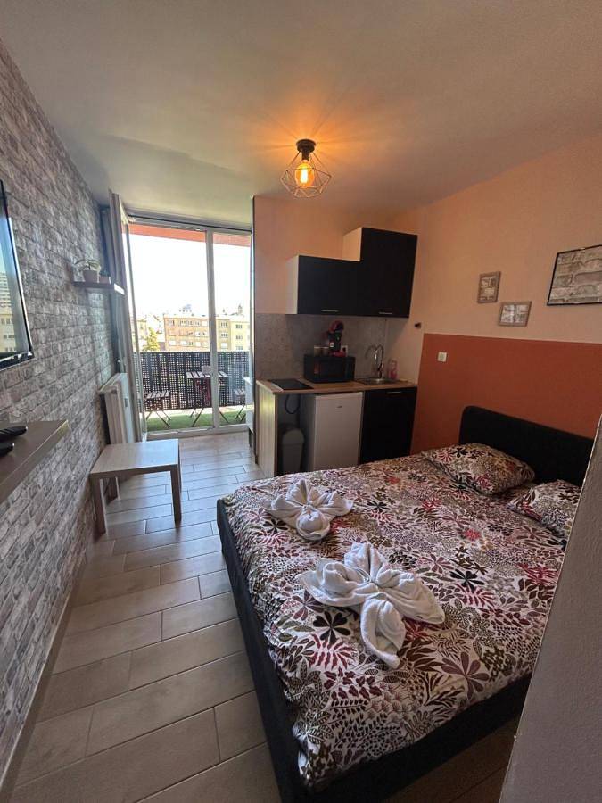 Gîte pour 2 personnes, avec terrasse et vue à Laxou