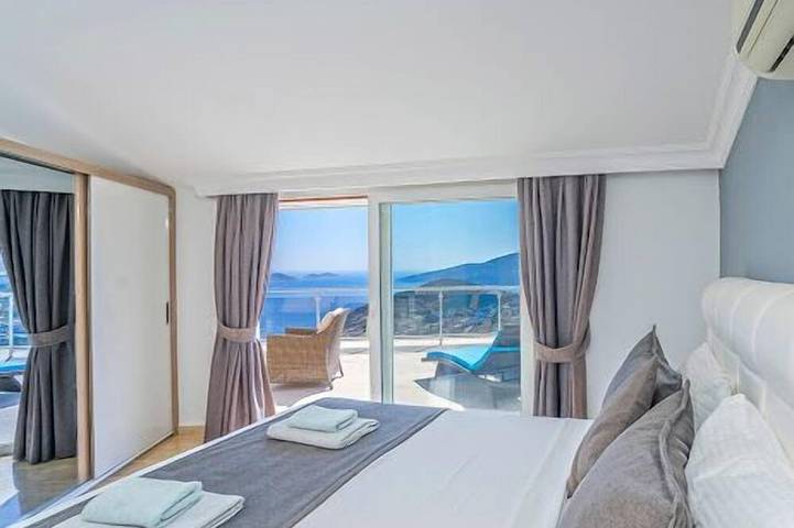Luxuriöse, einzigartig gestaltete Villa mit privatem Infinity-Pool und Blick auf Omg! in Kaş, Saklıkent