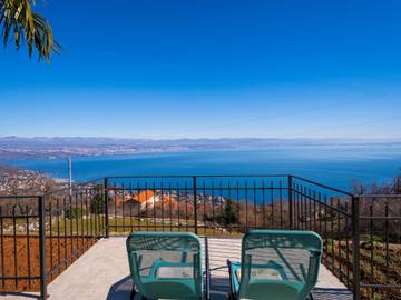 Ferienwohnung für 4 Personen, mit Garten und Terrasse, mit Haustier in Grad Opatija