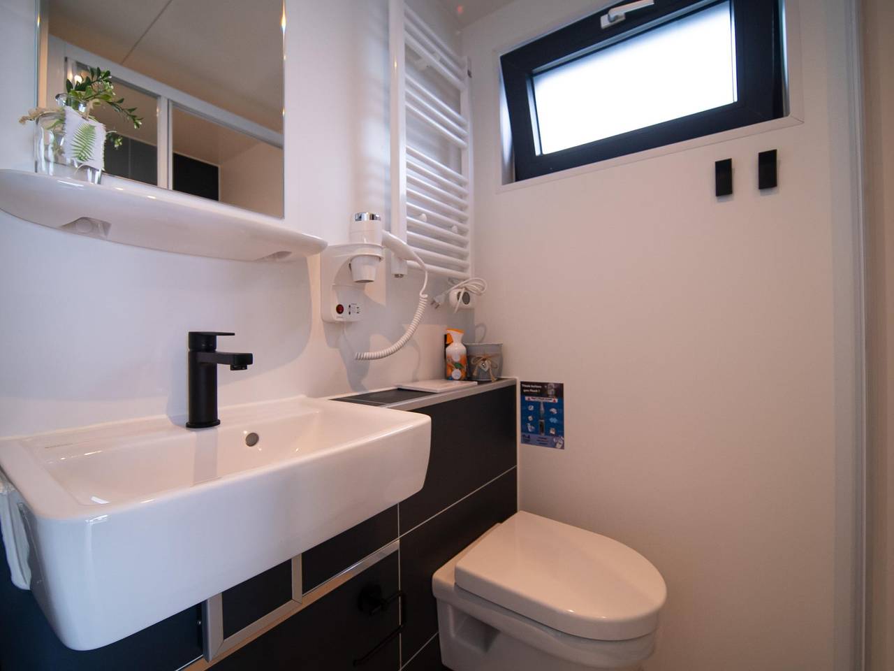Unieke havenlodge met hottub in Limburg in Middelaar, Nationaal Park De Maasduinen
