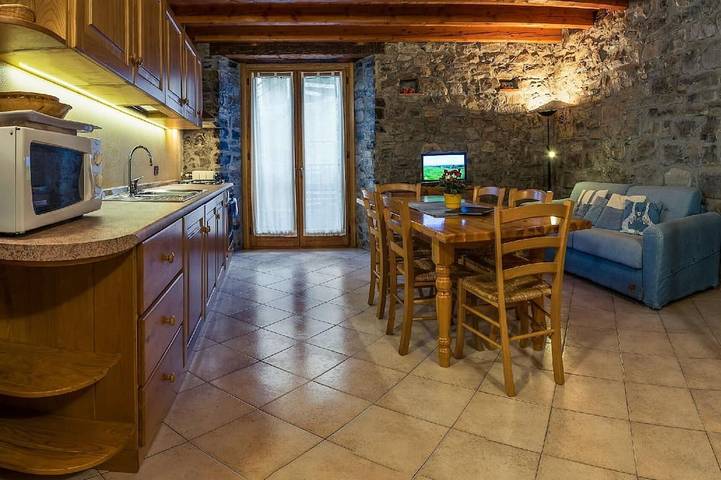 Schloss für 6 Personen, mit Garten am Iseosee