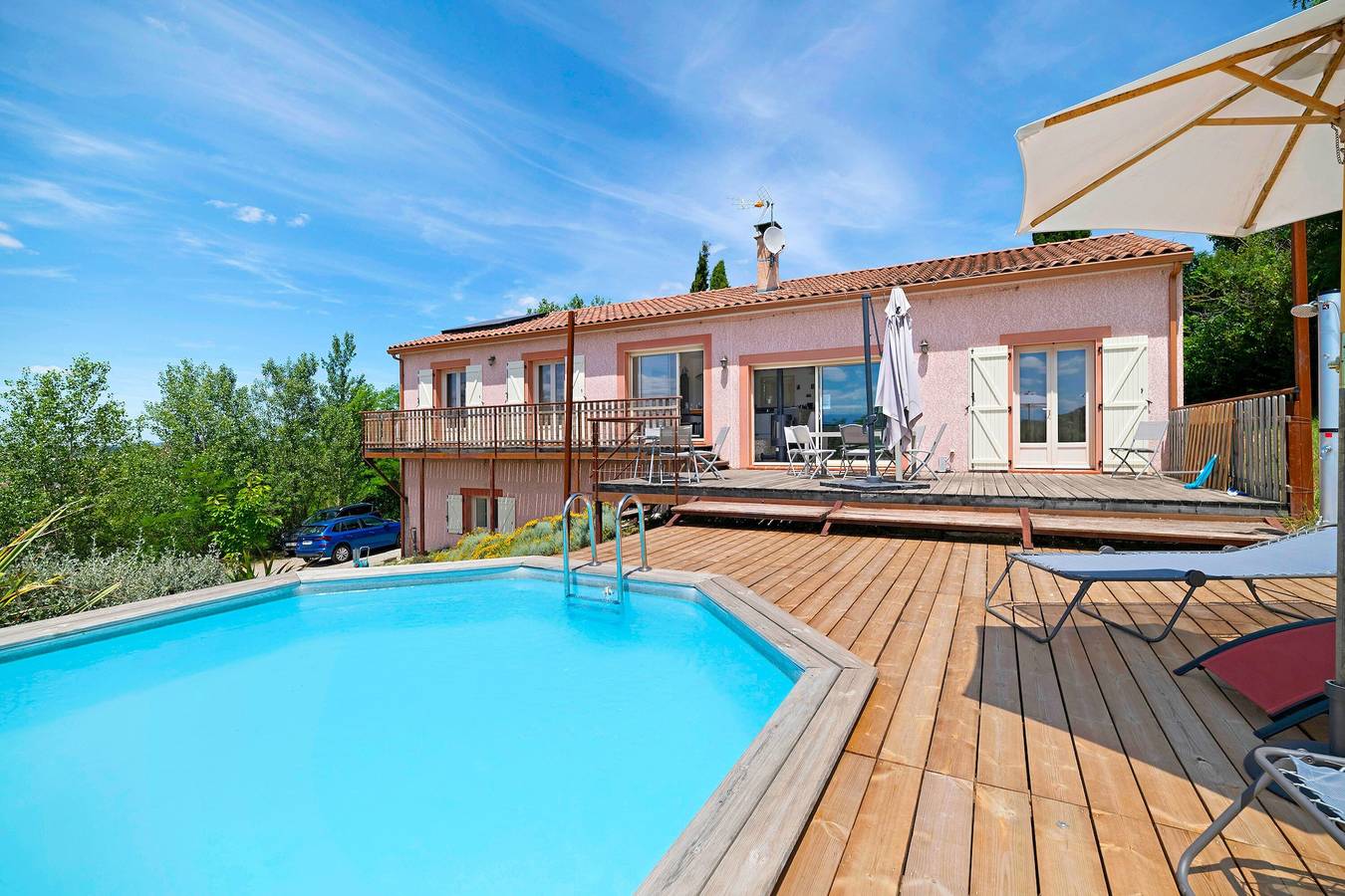 Maison toute équipée, piscine, vue & au calme in Belpech, Région de Carcassonne