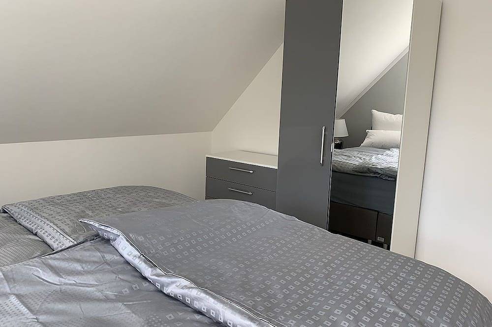 Ganze Wohnung, Vogelzug, Ferienwohnung in \"De Feerjenhusen\" am Haubarg von Vollerwiek in Vollerwiek, Eiderstedt