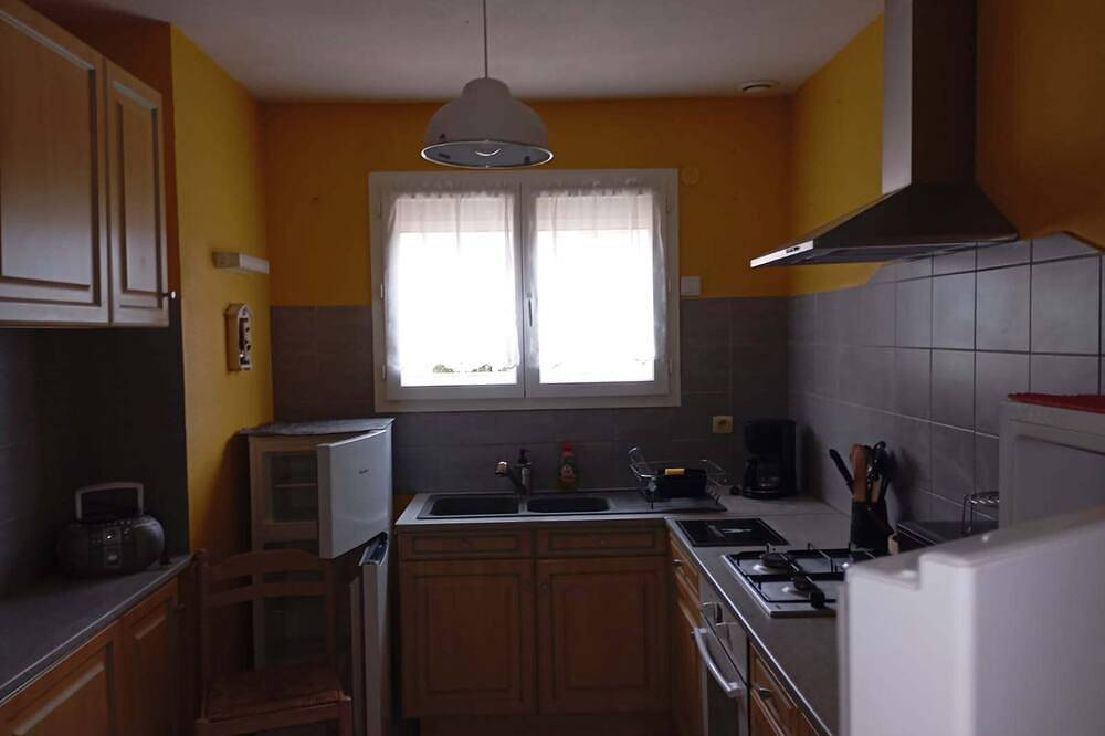 Detached house with fenced garden and rear terrace in Le Boulou, Región Céret