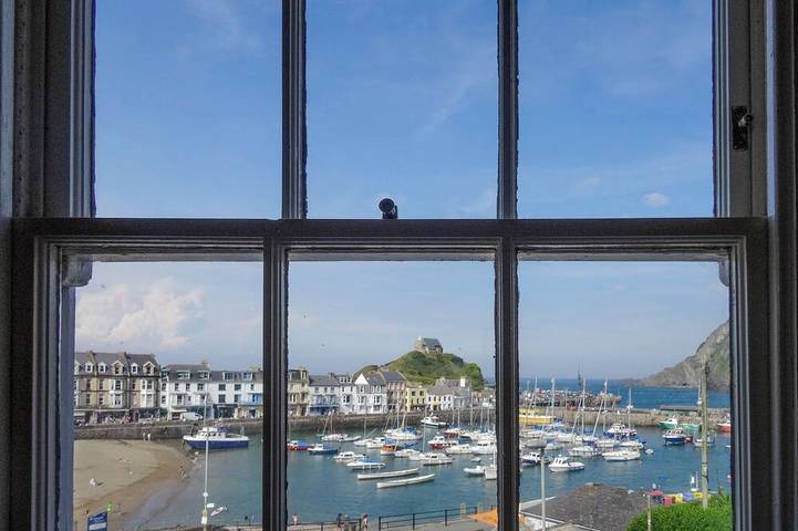 Holiday home for 4 people, with pets in Ilfracombe