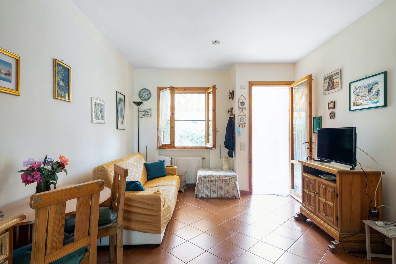 Accogliente casa vicino al lago a Sabaudia con balcone in Sabaudia, Agro Pontino