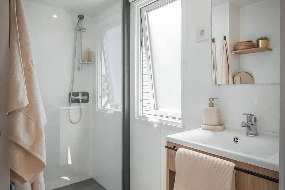 Zecamping 4* espace aquatique animations locatif Tv Lv clim 32m2 in Challans, Valle del Loira