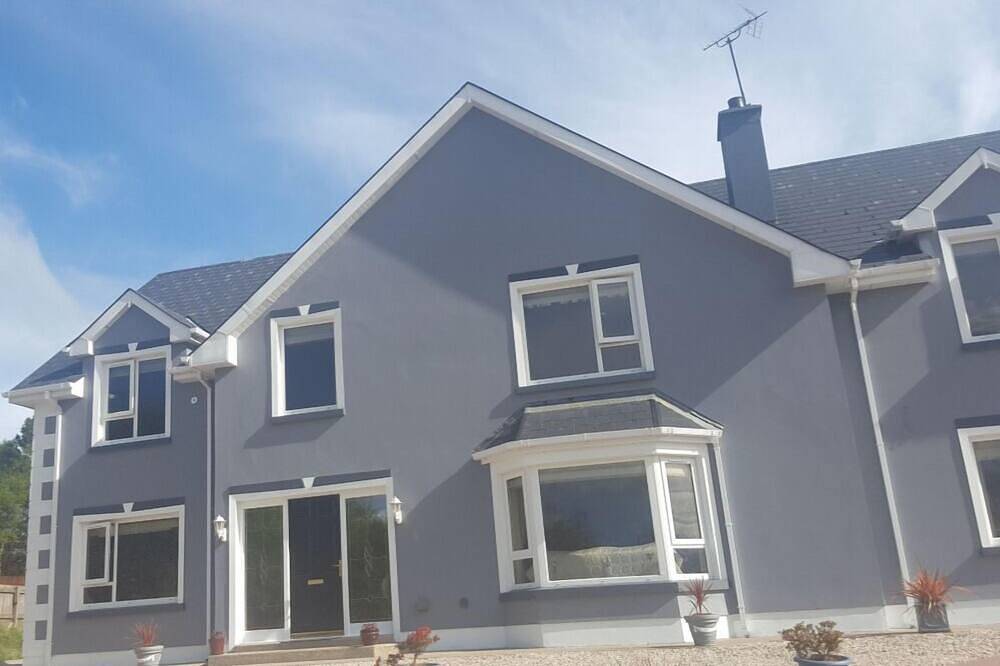 Willow House all the fun of Donegal outside the front Door .No.Children under 18 in County Donegal