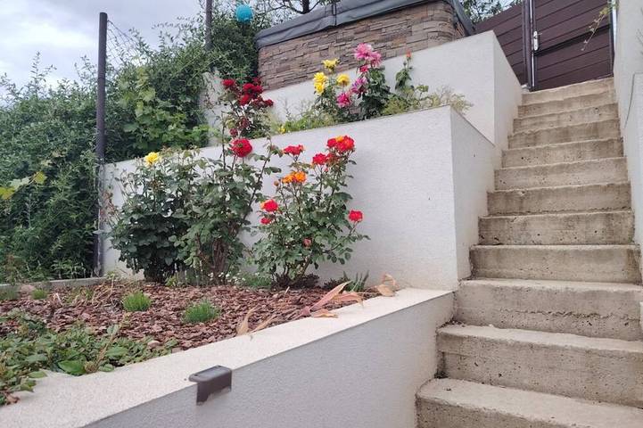 Romantisches Hideaway, Privater Jacuzzi, Wohlfühl-Atmosphäre in Balatonalmadi, Plattensee nordufer