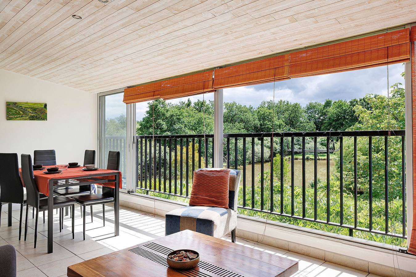 Ferienhaus „Gîte Douceur de Vivre - Soleil“ mit Seeblick, Pool und Wlan in Saint-Avaugourd-des-Landes, Vendée