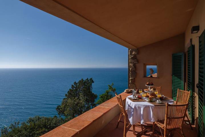 Appartamento per 12 persone, con Balcone/Terrazza e Vista oceano nonché Giardino e Piscina a Punta Ala