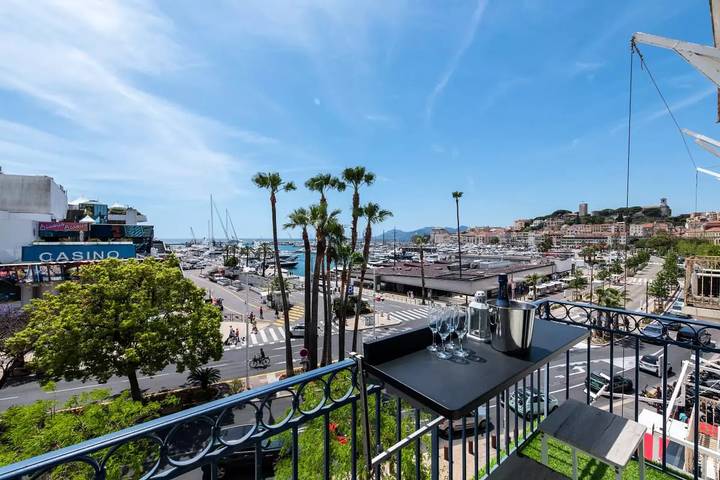 Gîte pour 6 personnes, avec vue et balcon dans Office de Tourisme de Cannes
