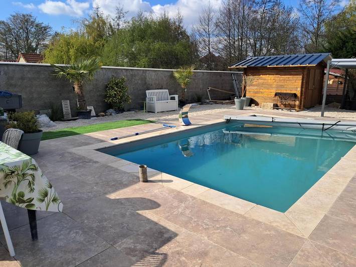 Gîte pour 5 personnes, avec sauna et piscine ainsi que jacuzzi et jardin, adapté aux familles dans Lac du Temple - 3