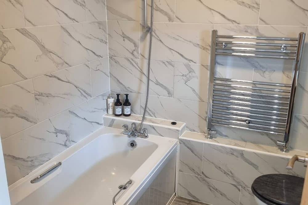 Entire apartment, Boutique ground floor maisonette with private garden. Pet friendly! in Colchester, Essex