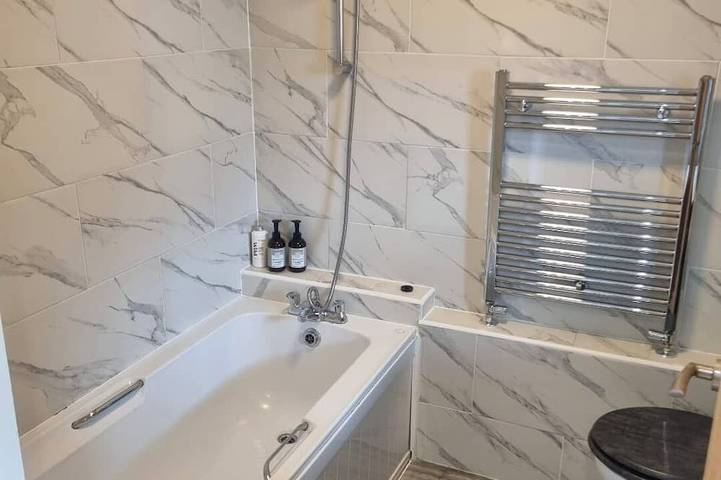 Ganze Wohnung, Boutique ground floor maisonette with private garden. Pet friendly! Free Parking in Colchester, Essex
