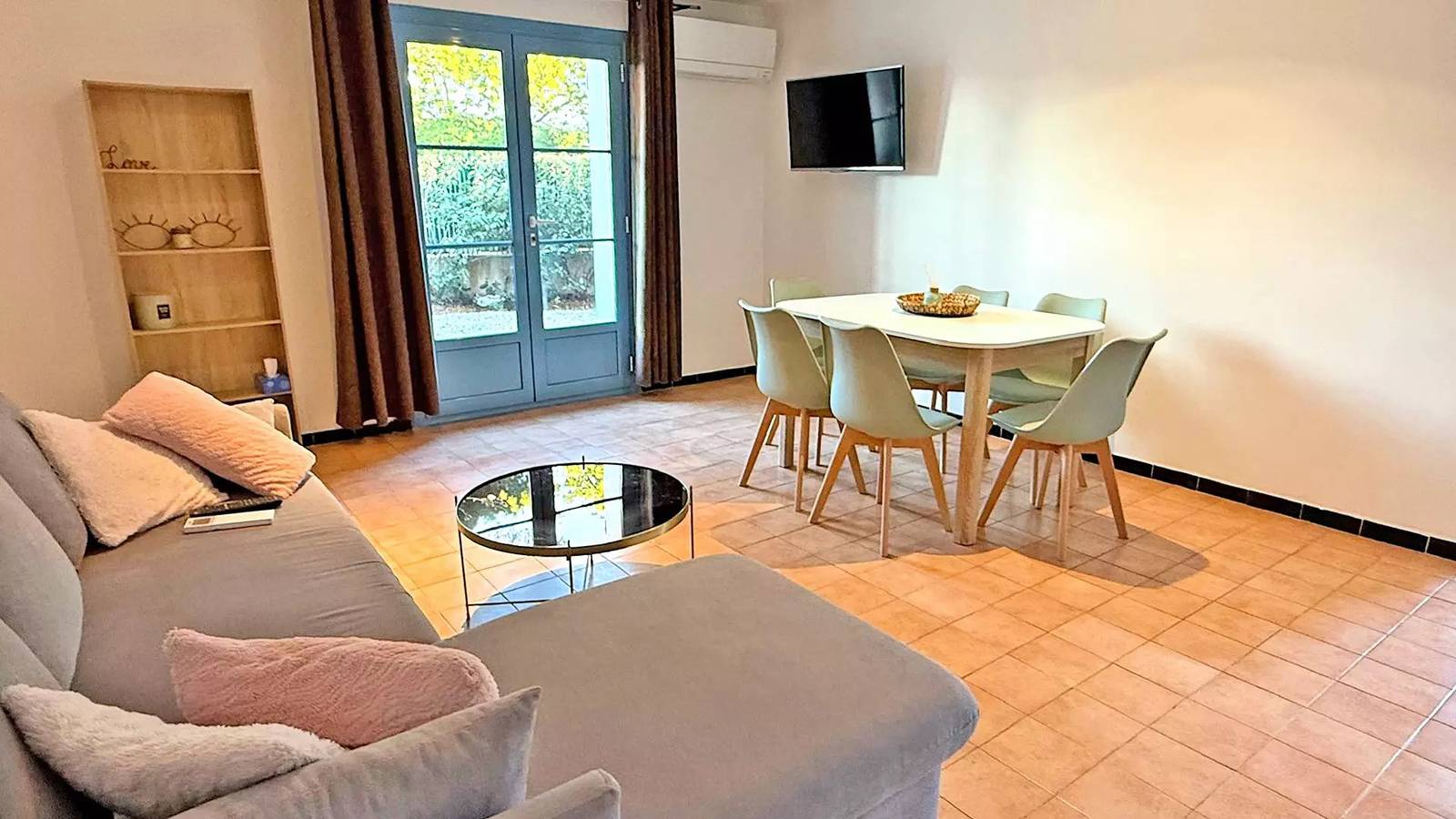 Ganze Wohnung, Ferienwohnung T3 - Garten - Privater Pool - Klimaanlage - Wifi - Semaphore - Sainte Maxime in Sainte-Maxime, Mittelmeerküste (Frankreich)