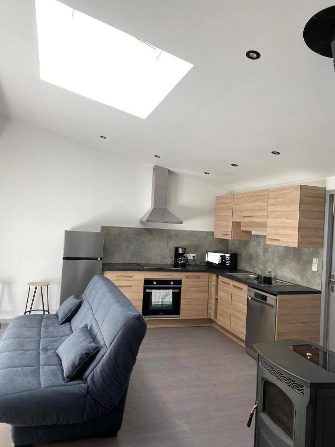 Appartement entier, Two-Bedroom Apartment in Chanac, Région de Mende