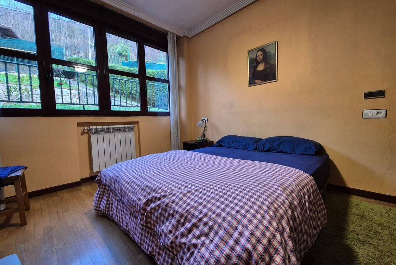 Ganze Wohnung, Charming Garden Apartment with Full Kitchen & Washer in Laviana, Cordillera Cantábrica