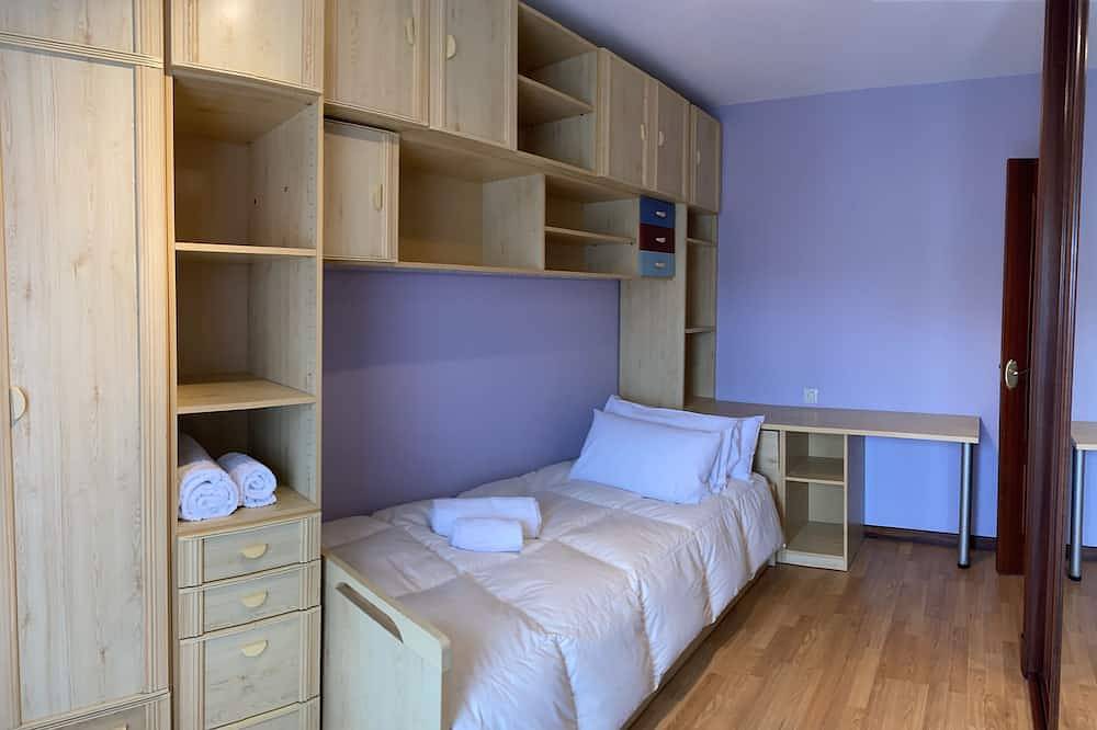 Entire apartment, Costa Verde Apartment.  Pedras Negras Area in San Vicente do Mar, O Grove