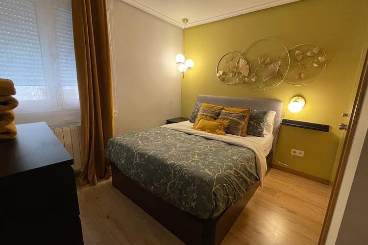 Ganze Wohnung, By the Cathedral with optional parking. in Burgos, Burgos Provinz