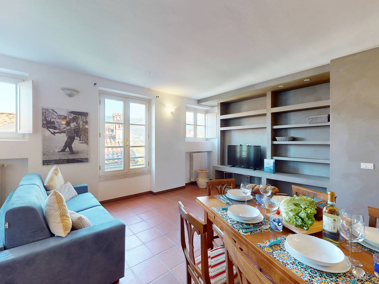 Entire apartment, Garda View romantic apt with pool by Bookinggardal in San Felice del Benaco, Garda Mountains