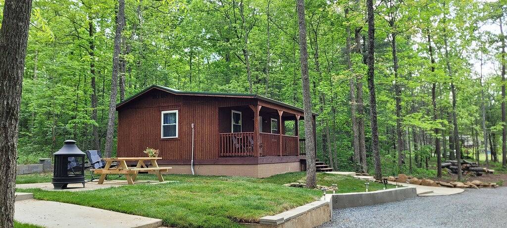 \"Little Cabin in the Woods\" - 5 miles from Dayton Boat Launch in Rhea County