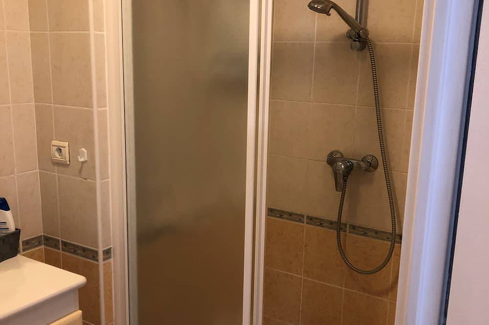 Entire apartment, T2 apartment in residence with swimming pool and tennis court in Sausset-les-Pins, Istres region