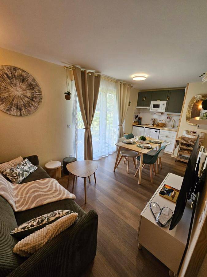 Appartement entier, Le Trésor du Lac - Casteljaloux - Lac de Clarens - Appartement - Piscine - Parking - Wifi - Accès privée Plage - Golf - Casino - Terra Aventura - So Vélo in Lac de Clarens, Casteljaloux