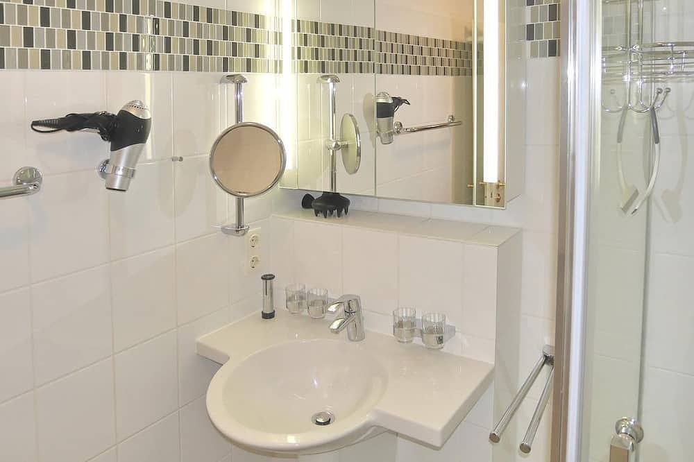 Appartement entier, Lovely vacation apartment on the beach with a wonderful view of Lake Schloon - in Bansin, Heringsdorf