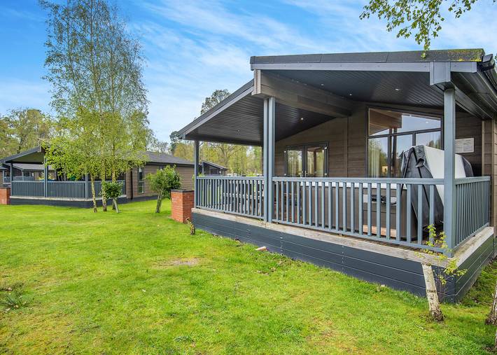 Lakeside 2 Pet Friendly in Stixwould and Woodhall, Lincolnshire