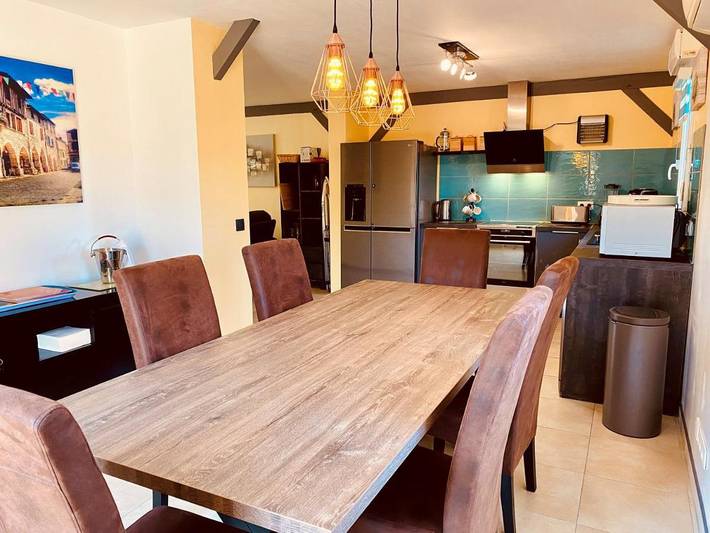 Location de vacances pour 6 personnes, avec jardin ainsi que vue et piscine à Capdrot - 4