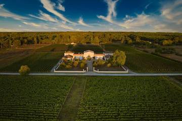 Gîte pour 2 personnes, avec piscine et jardin ainsi que sauna et vue à Saint-Laurent-Médoc