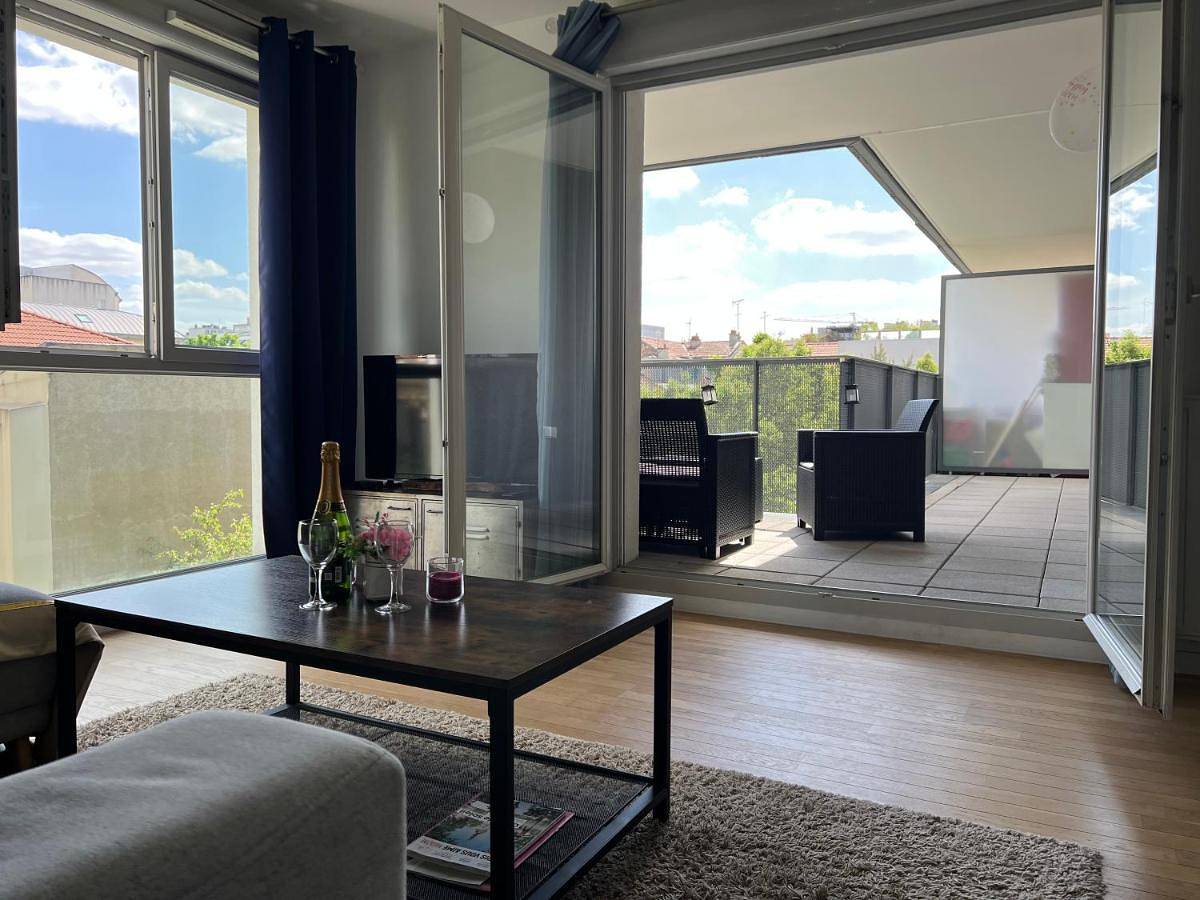 Appartement entier, Appartement 2 chambres, Terrasse, Parking gratuit, Métro 13, Paris in Malakoff, Hauts-de-Seine