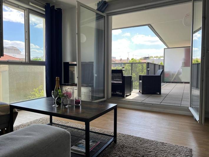 Appartement entier, Appartement 2 chambres, Terrasse, Parking gratuit, Métro 13, Paris in Malakoff, Hauts-de-Seine