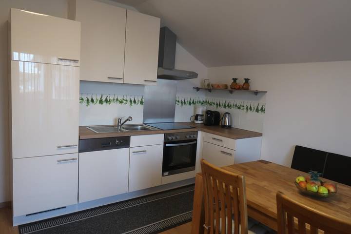 Ganze Ferienwohnung, Appartement 1 mit Balkon & 2 Schlafräumen in Karawanken und Bachergebirge, Sankt Kanzian am Klopeiner See