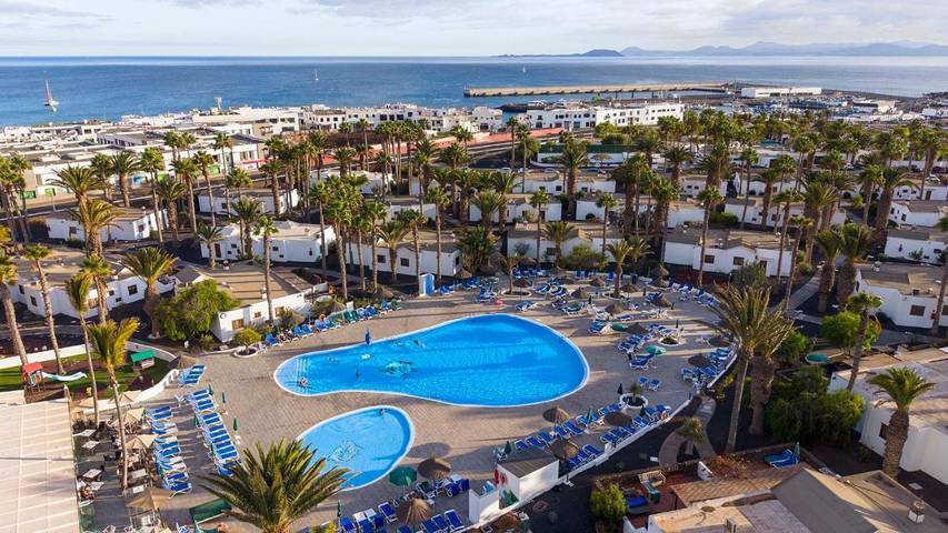 Apartahotel para 4 personas, con Terraza y Jardín además de Piscina para niños y Piscina en Lanzarote
