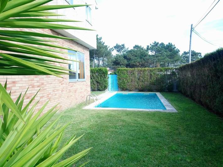 Casa de férias para 7 pessoas, com Varanda e Jacuzzi e ainda Terraço and Jardim em Apúlia