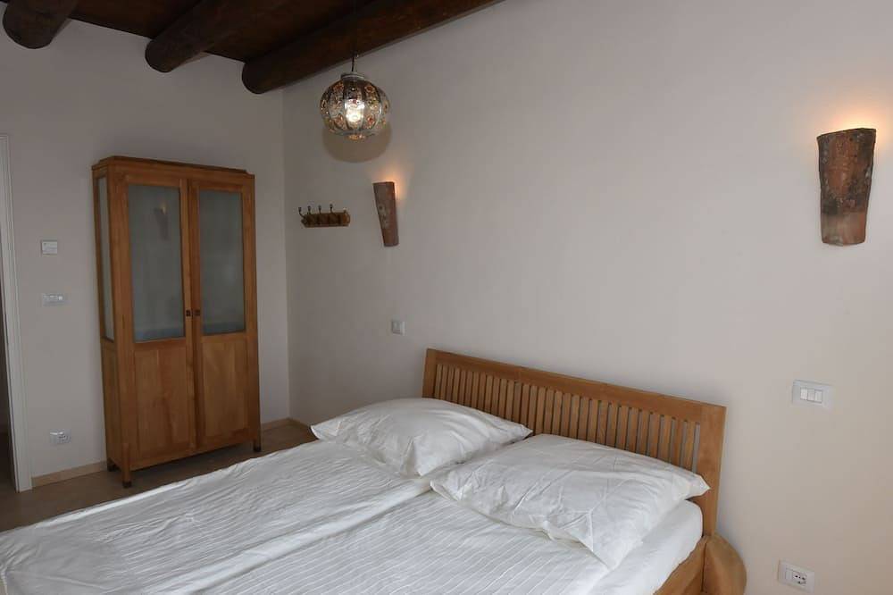Villa über den Dächern von Maderno mit Pool, Sauna und Sensationsblick!! in Maderno, Toscolano-Maderno
