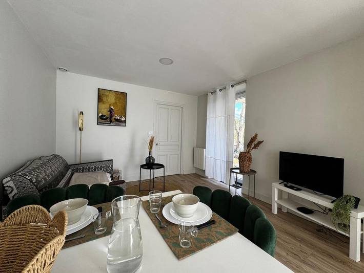 Gîte pour 2 personnes, avec Terrasse à Luc-la-Primaube