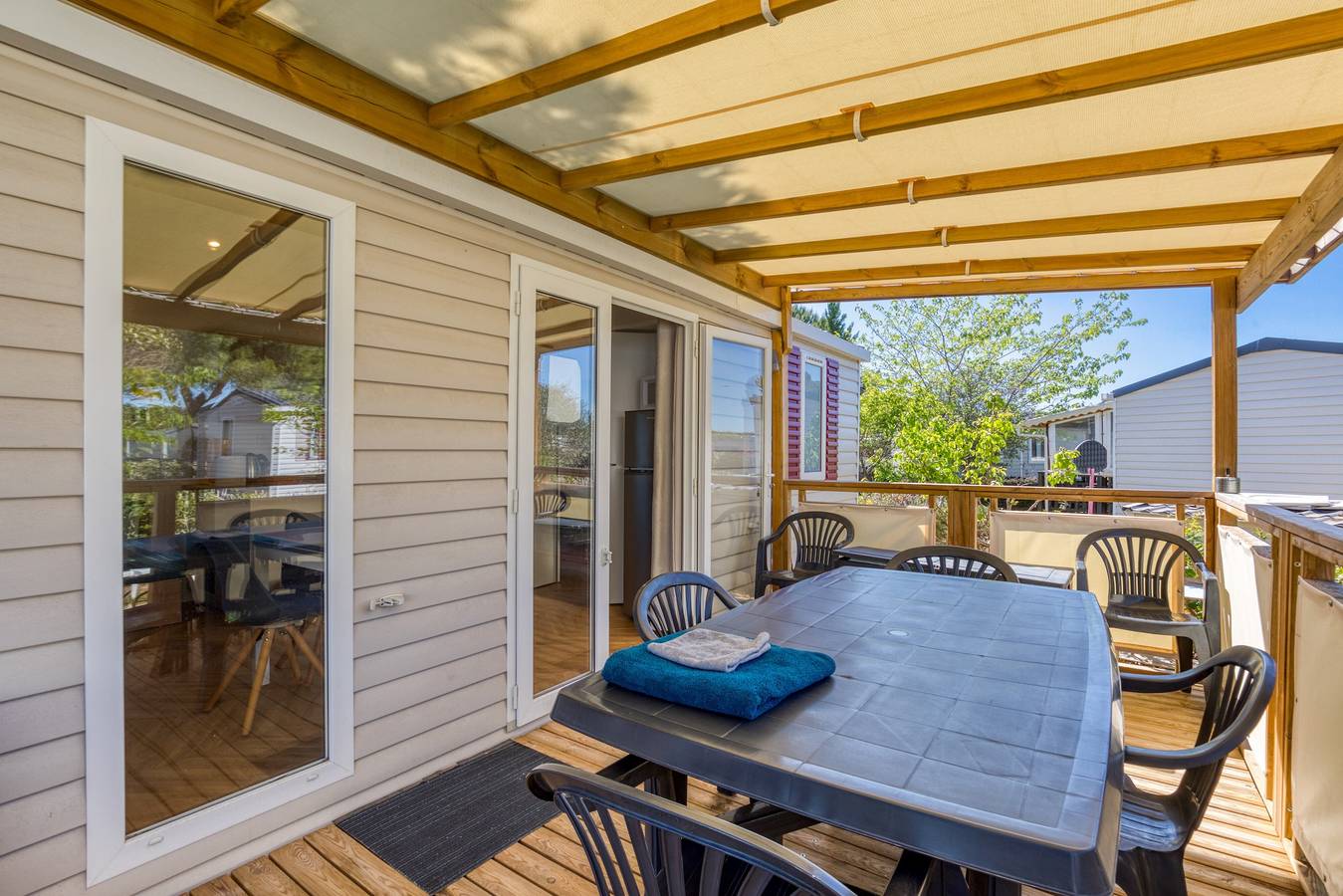 Mobile Home 'Le 370' with Shared Pool, Private Terrace and Private Garden Lattes in Lattes, Mediterranean Coast (France)