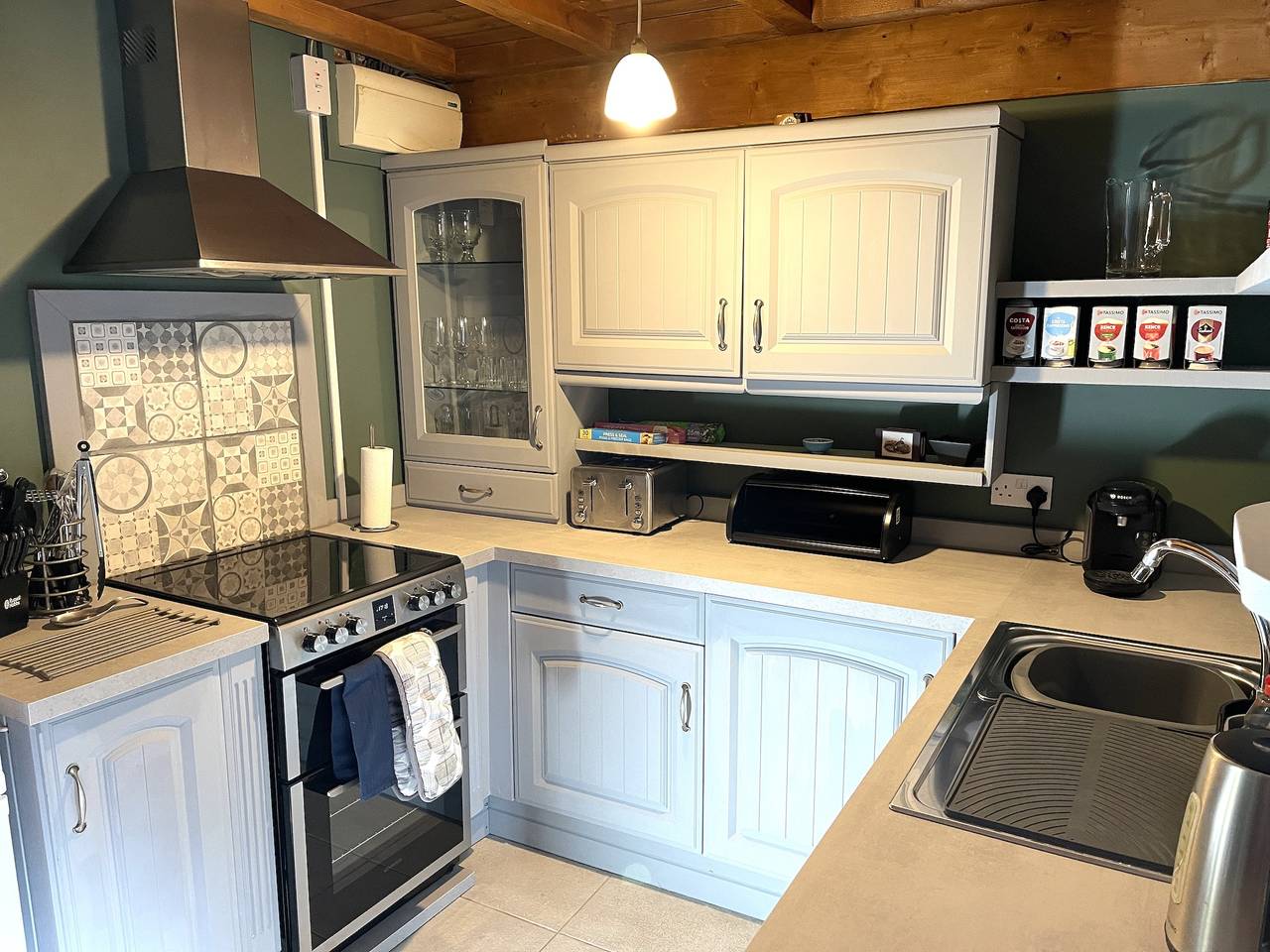2-Bed 18th Century Barn - Sleeps 6 - Pet Friendly in Holland Fen with Brothertoft, Boston (Lincolnshire)