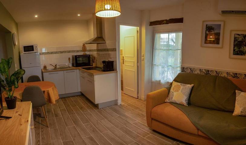 Gîte pour 2 personnes, avec jardin et vue dans Lac d'Uby - 3