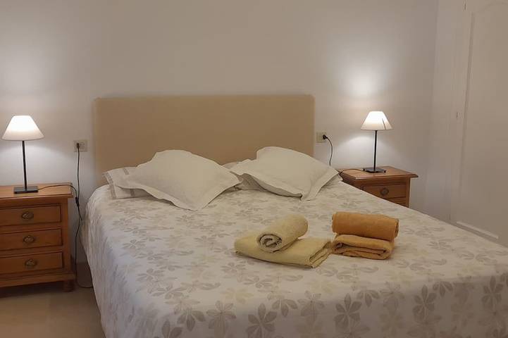Apartamento entero, 3 cama aparte 300m de la playa in La Herradura, Almuñecar