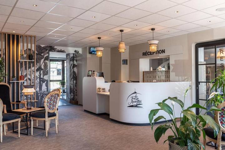 Hôtel pour 4 personnes, avec piscine et jardin, animaux acceptés